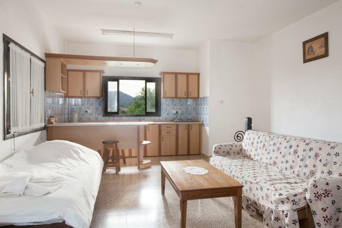 Balci Plaza Hotel And Balci Plaza Guest Bungalows Karpaz Peninsula Selenias Екстериор снимка